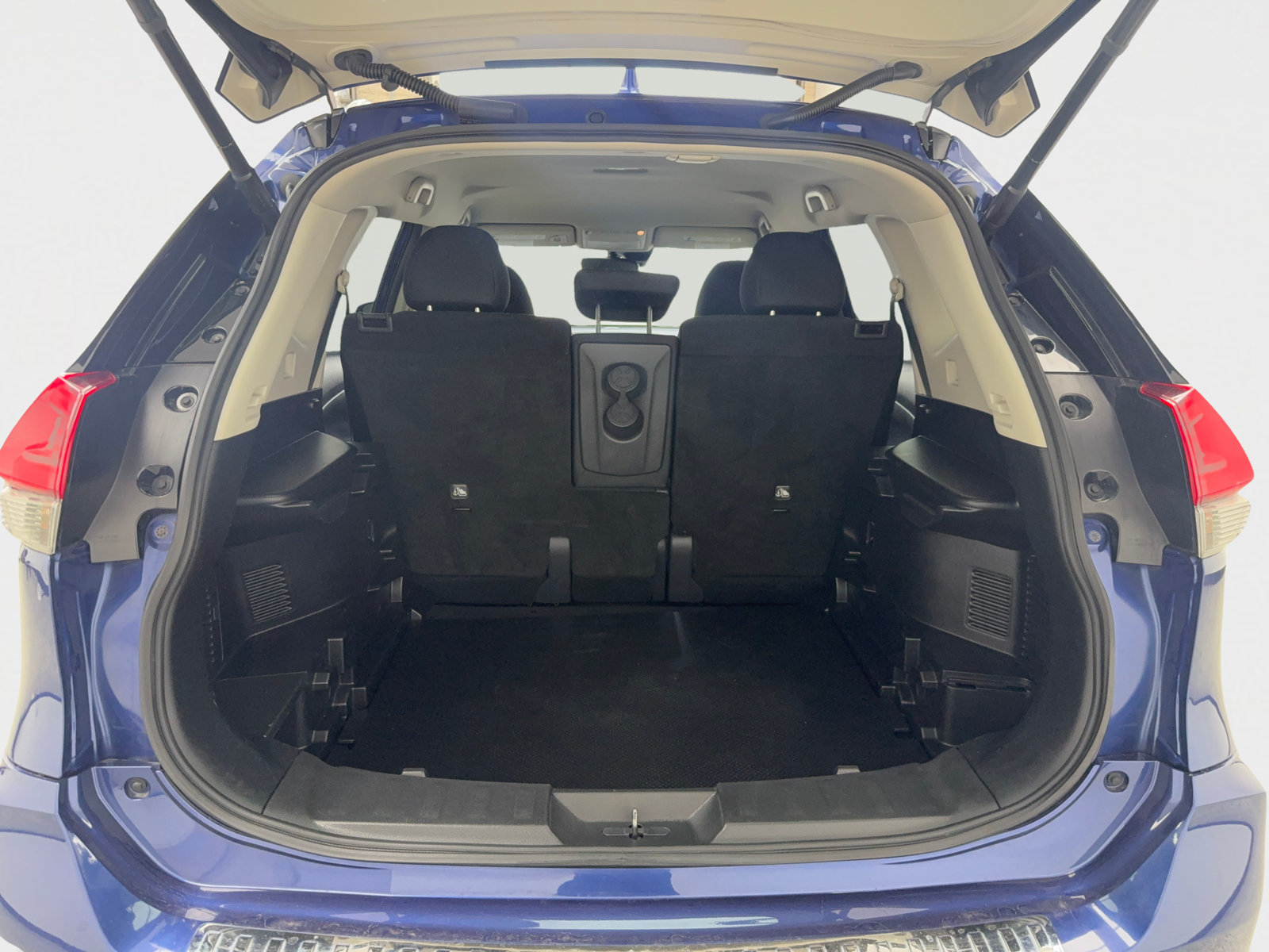 Used 2019 Nissan Rogue SV FWD image 46