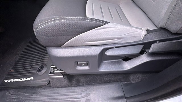 Used 2025 Toyota Tacoma TRD Off-Road image 24