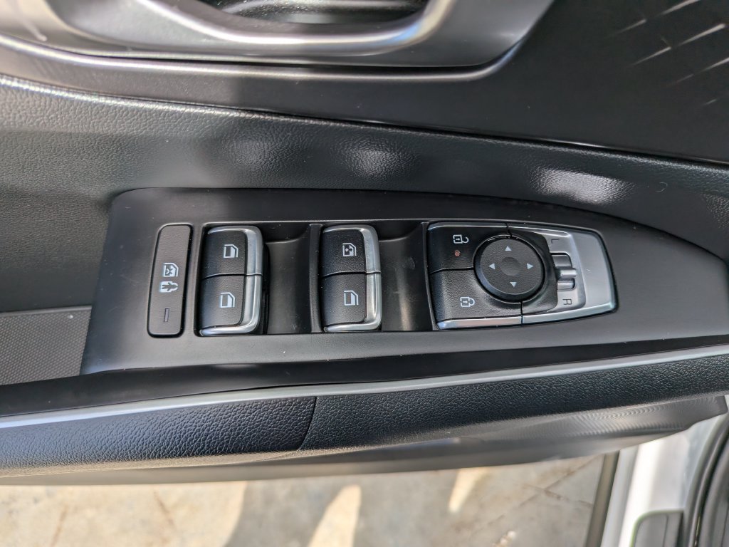 Certified 2026 Kia Sorento S w/ S Panoramic Sunroof Package FWD image 19