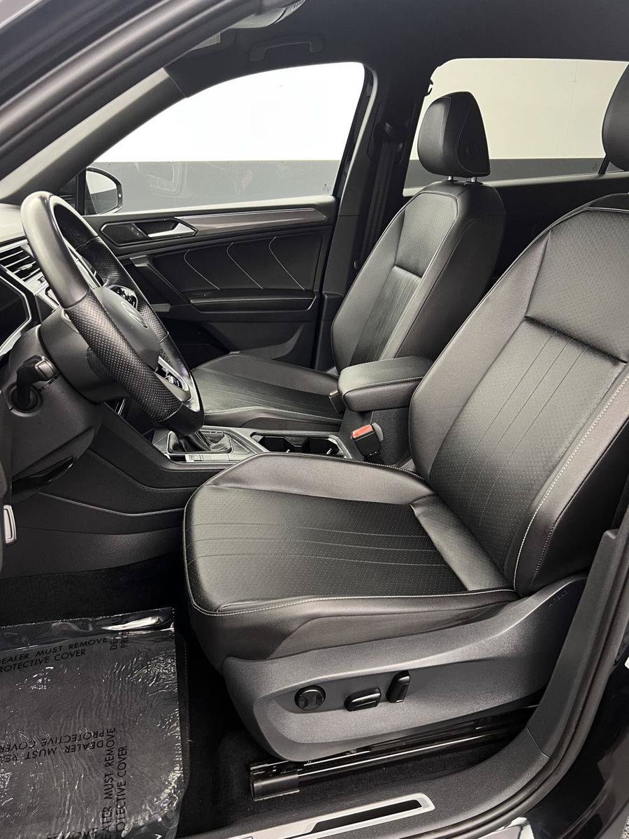 Used 2022 Volkswagen Tiguan SE R-Line FWD image 4