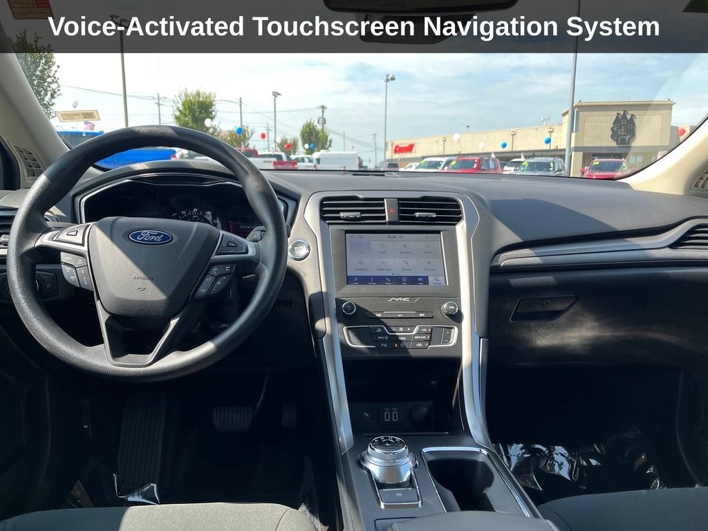Used 2020 Ford Fusion SE FWD image 16