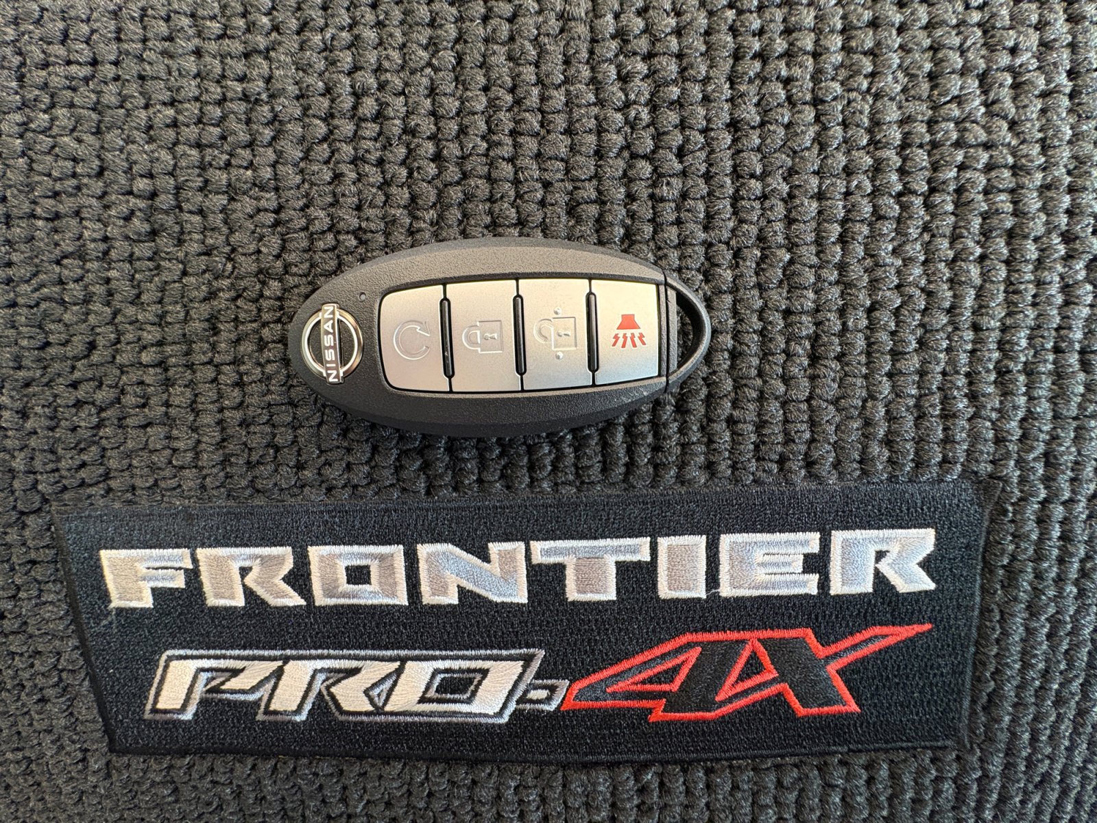 New 2026 Nissan Frontier PRO-4X w/ Pro-4x Convenience Package image 32