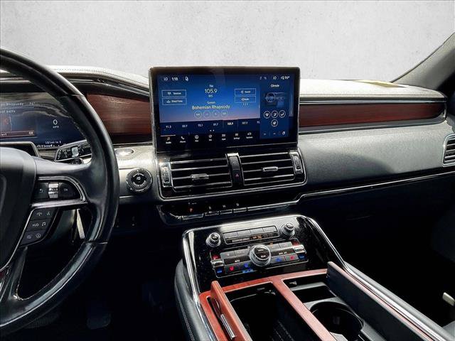 Used 2023 Lincoln Navigator L Reserve AWD/4WD image 8