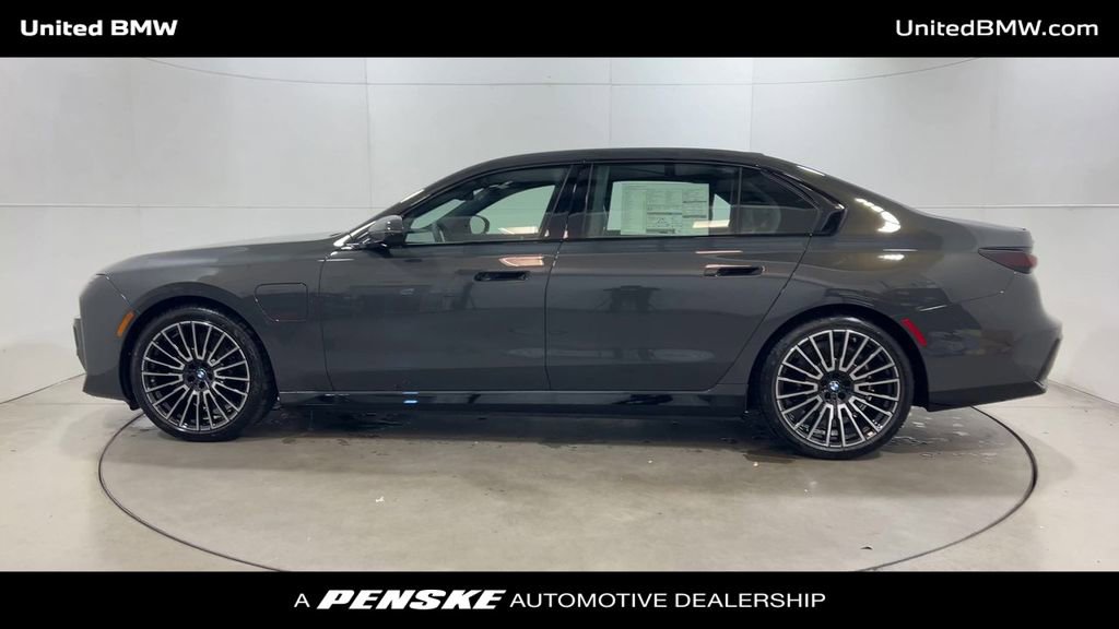 New 2026 BMW 750e xDrive w/ Premium Package image 5