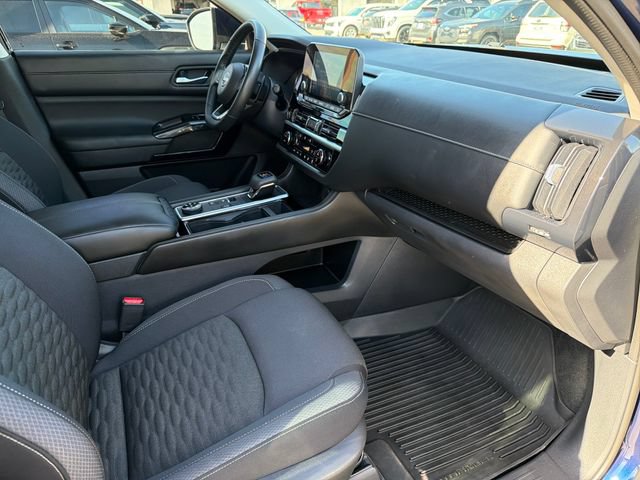 Used 2022 Nissan Pathfinder SV AWD/4WD image 25