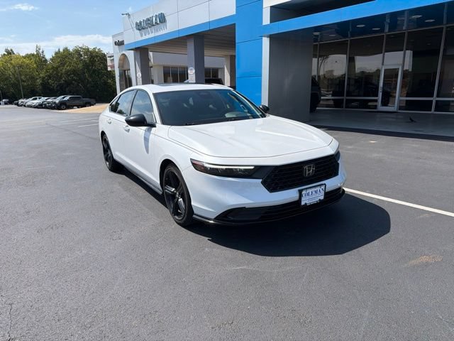 Used 2023 Honda Accord Sport image 2