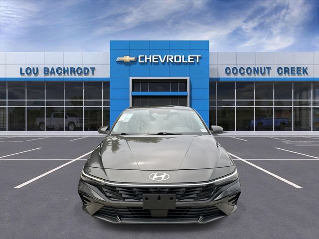 Used 2024 Hyundai Elantra Limited FWD image 3