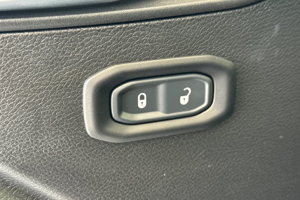Used 2023 Jeep Wrangler Unlimited Sport AWD/4WD image 15