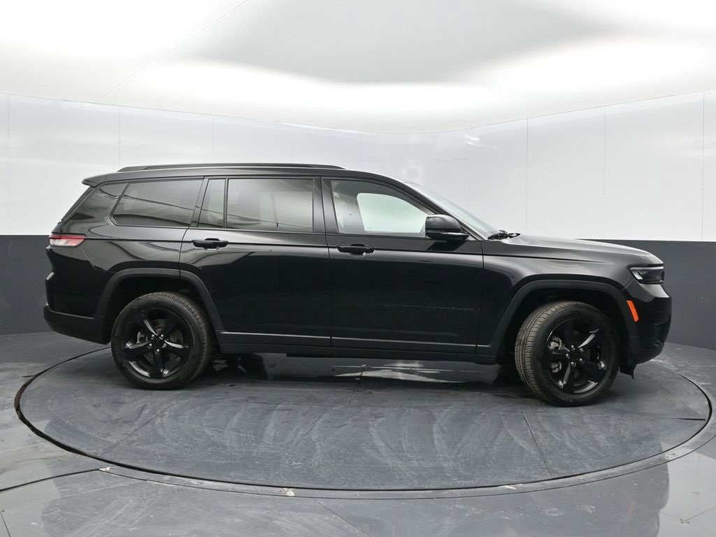 Used 2022 Jeep Grand Cherokee L Laredo image 8