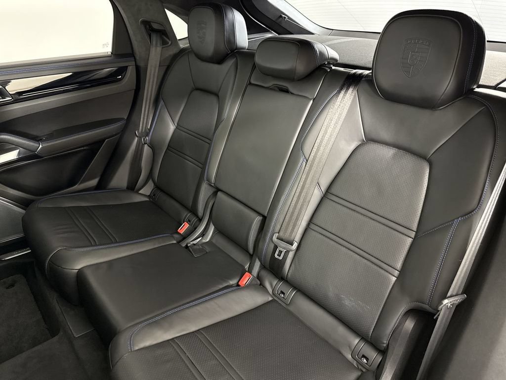 Certified 2023 Porsche Cayenne Turbo AWD/4WD image 21