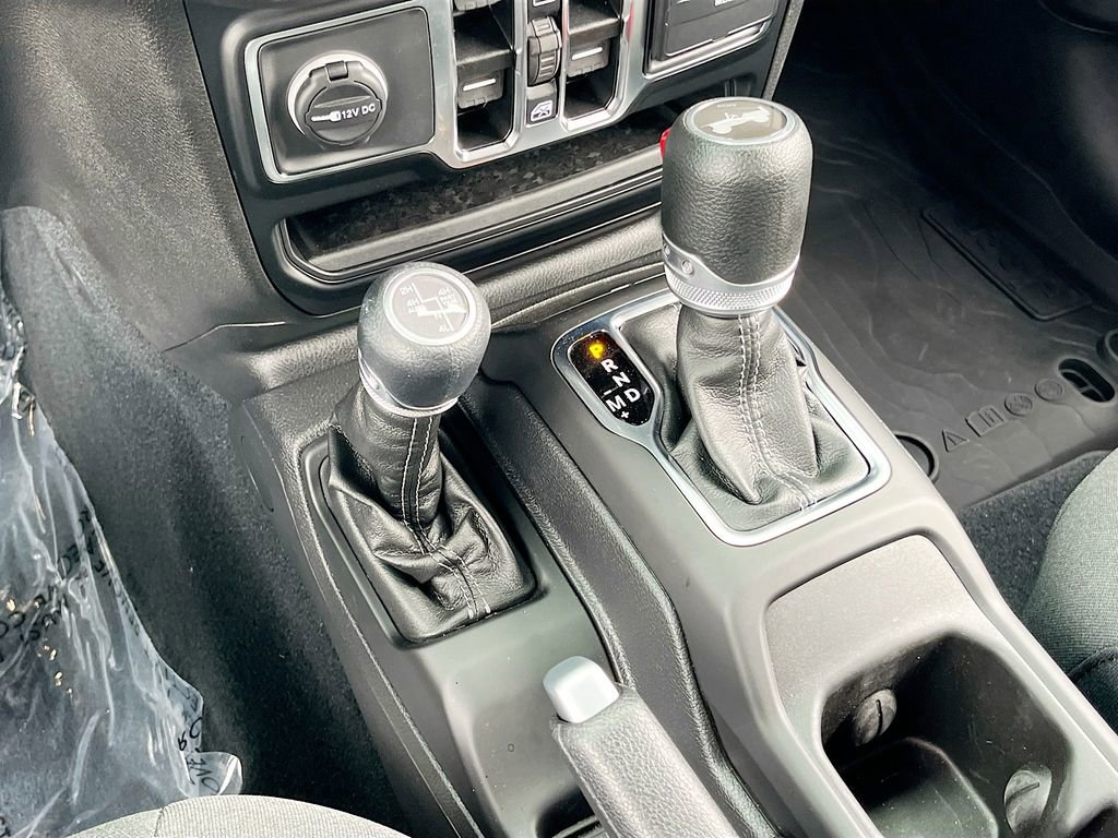 Certified 2024 Jeep Wrangler Unlimited w/ LED Headlamp & Fog Lamp Group image 16