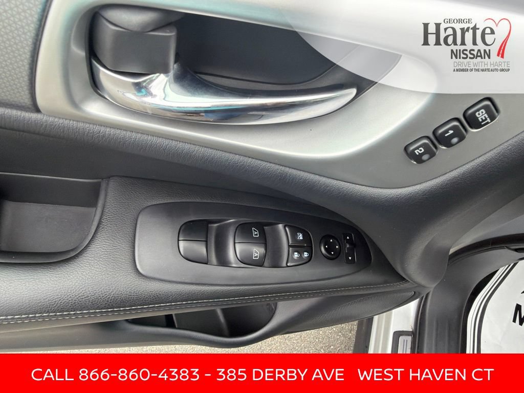 Used 2020 Nissan Pathfinder SL AWD/4WD image 17