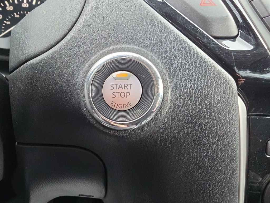 Used 2017 Nissan Pathfinder SV AWD/4WD image 12