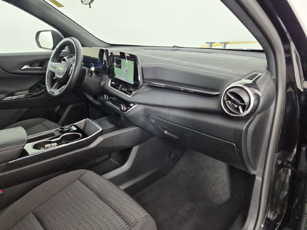 Used 2026 Chevrolet Equinox LT FWD image 37