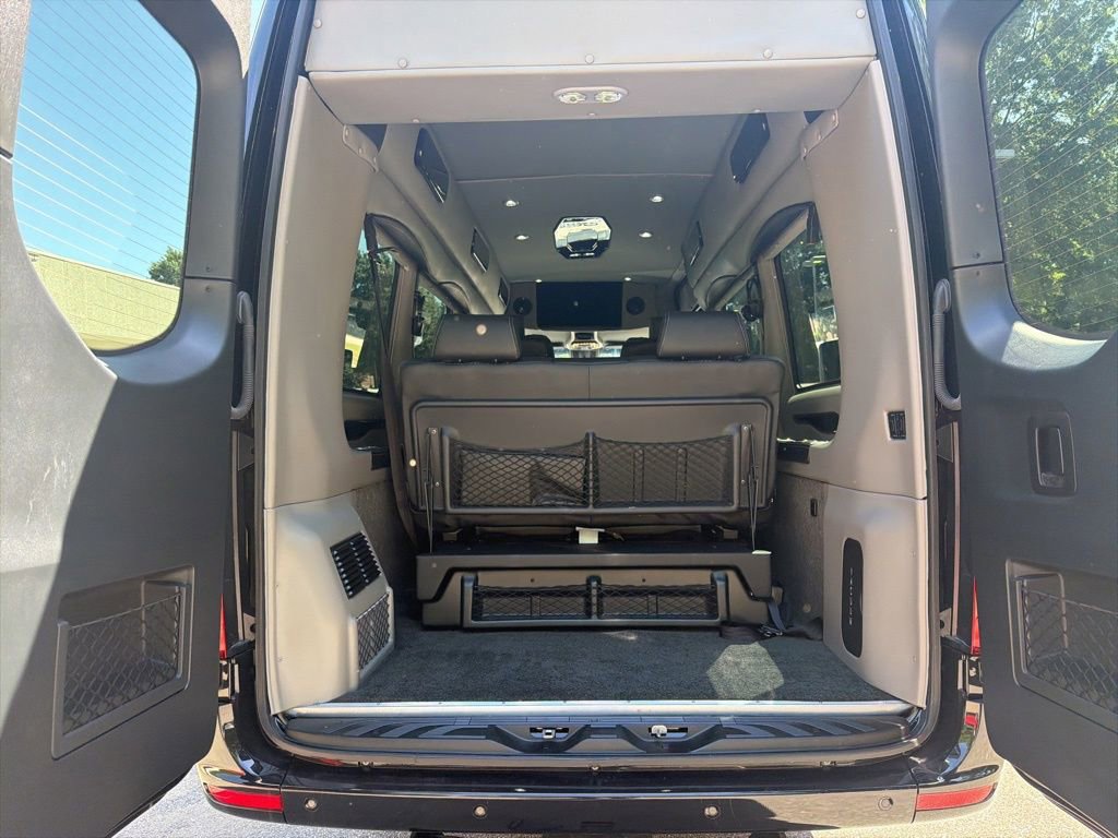 Used 2024 Mercedes-Benz Sprinter 3500 image 9