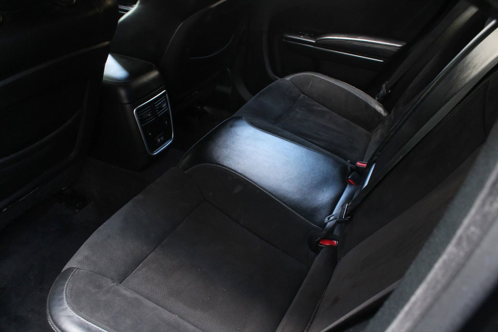 Used 2017 Dodge Charger R/T Scat Pack w/ Dynamics Package RWD image 23