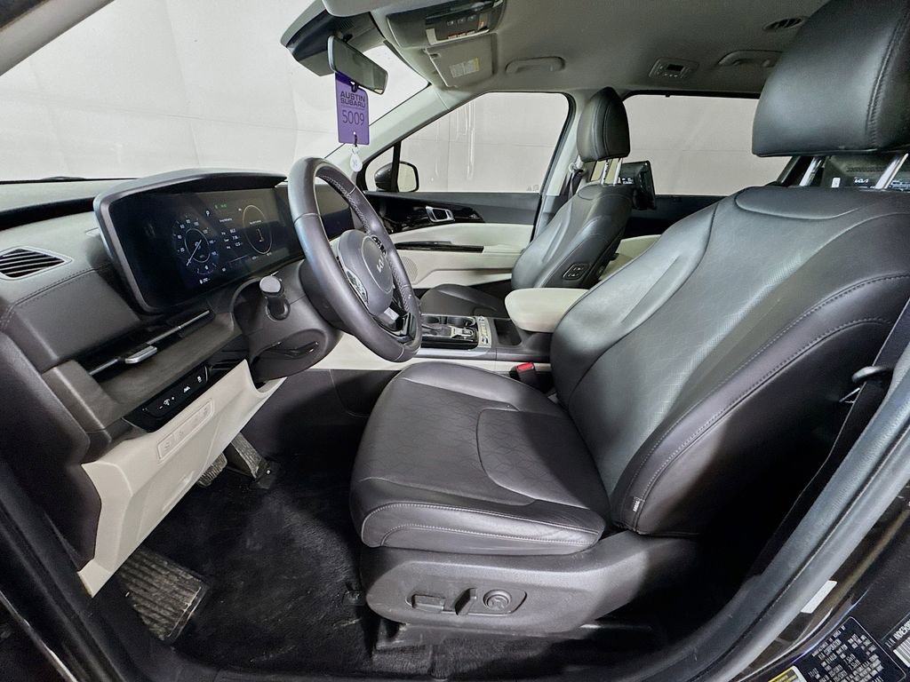 Used 2023 Kia Carnival SX image 25