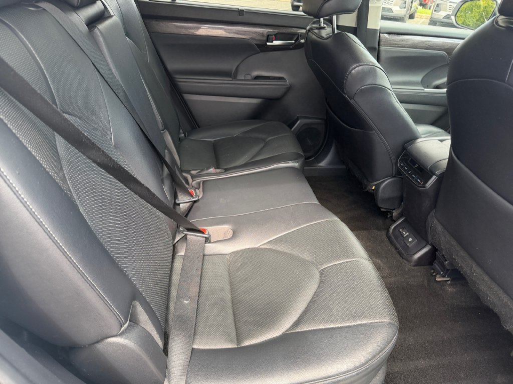 Used 2023 Toyota Highlander Limited AWD/4WD image 20