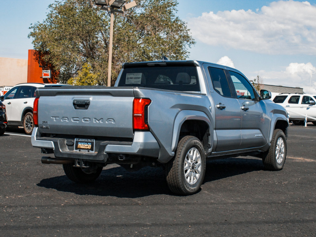 Used 2024 Toyota Tacoma SR5 AWD/4WD image 4