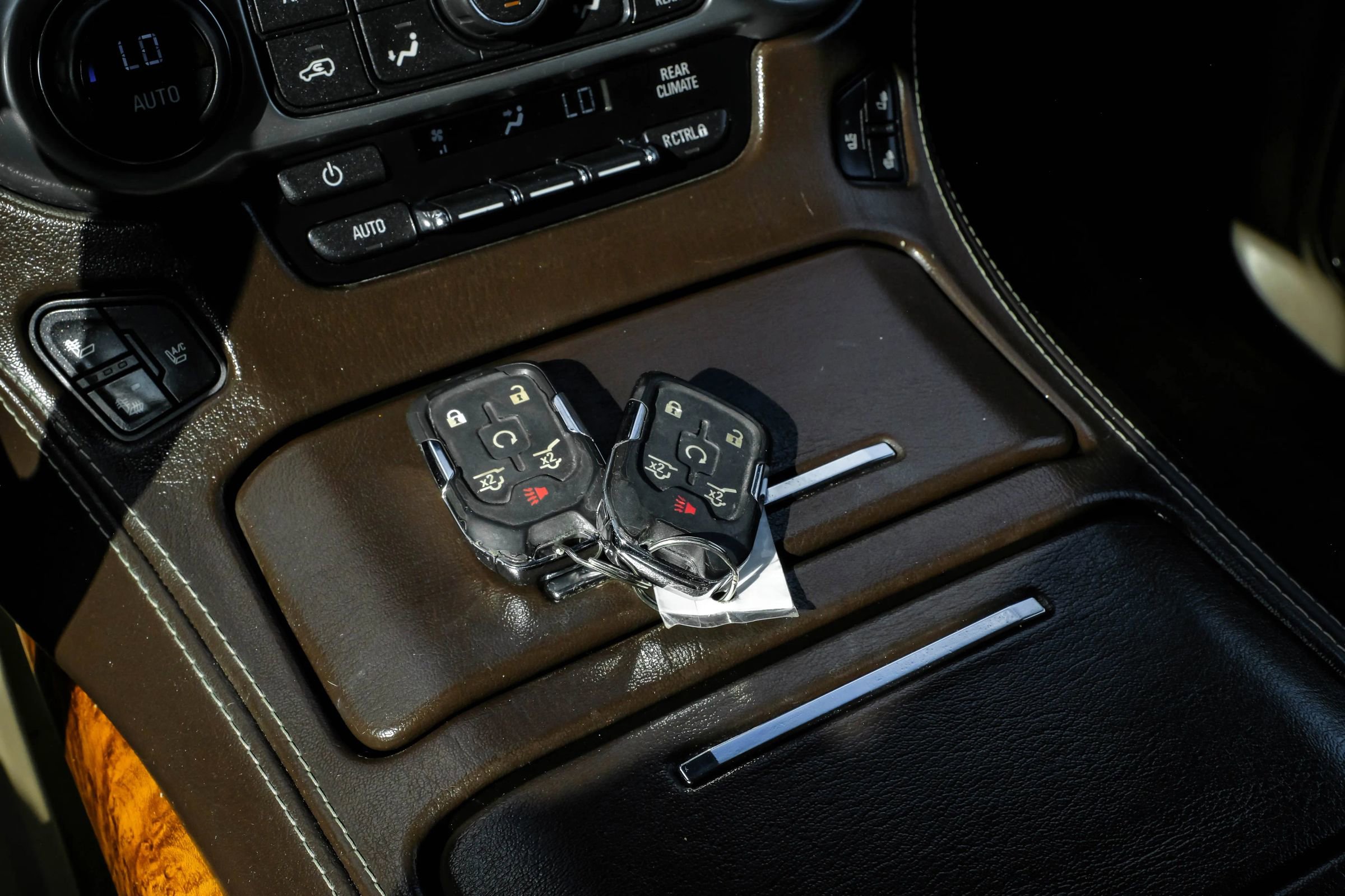 Used 2015 Chevrolet Suburban LTZ image 70