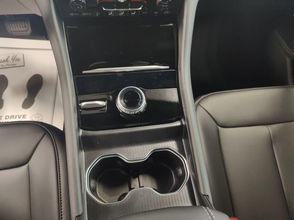 New 2025 Jeep Grand Cherokee L Limited w/ Black Appearance Package image 13