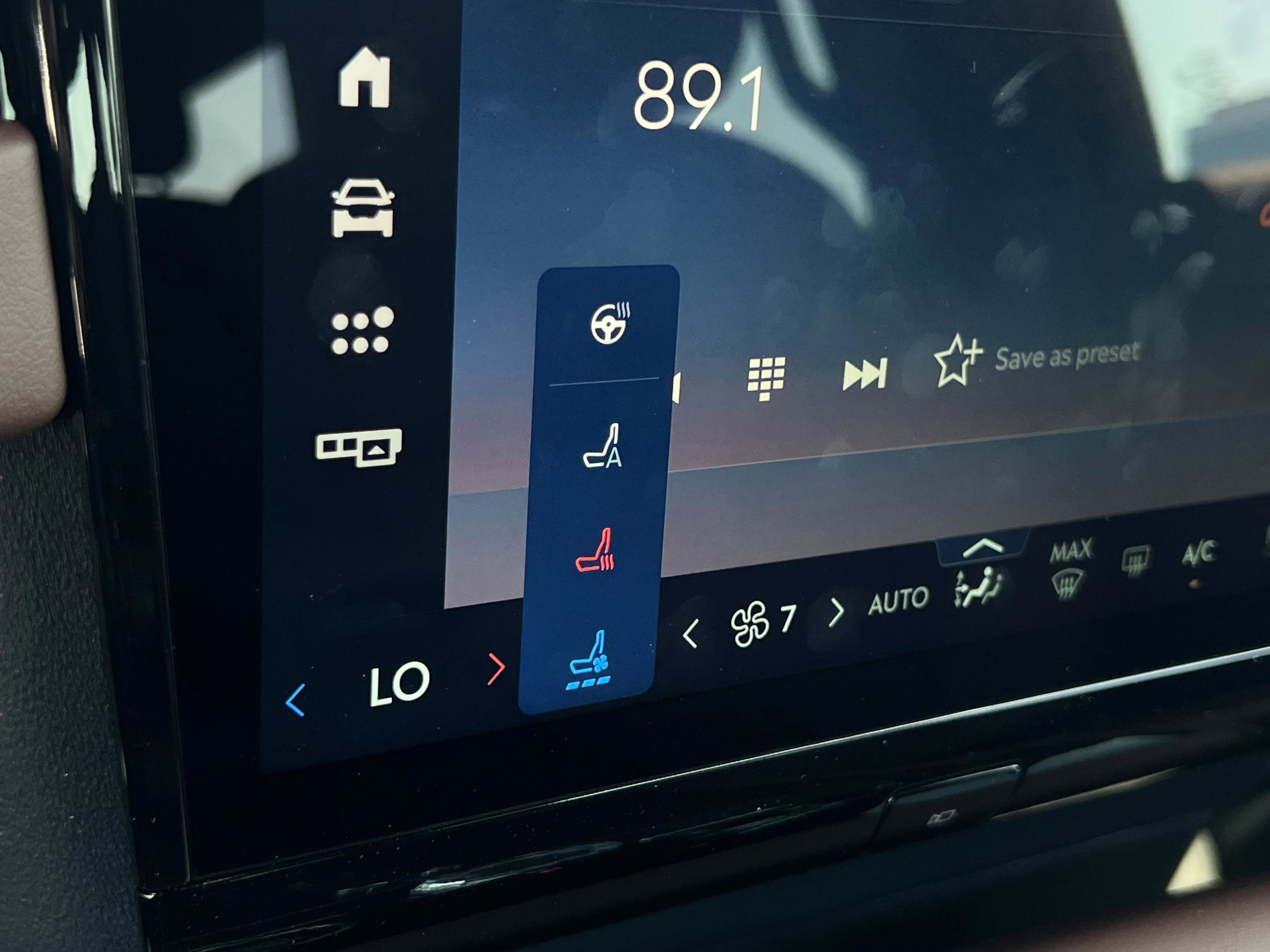 New 2025 Lincoln Navigator L Reserve AWD/4WD image 18