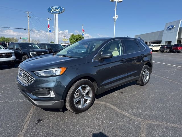Certified 2024 Ford Edge SEL w/ Convenience Package AWD/4WD image 2