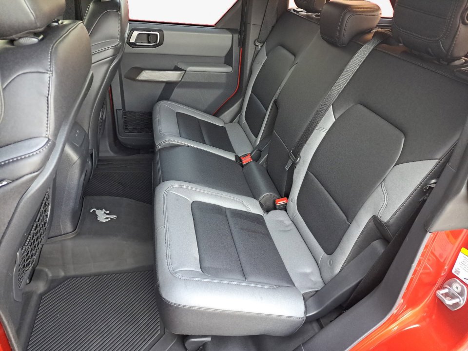 Used 2023 Ford Bronco Black Diamond image 12