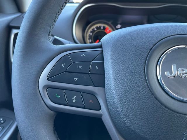 Used 2022 Jeep Cherokee Limited w/ Mopar Interior Package image 16