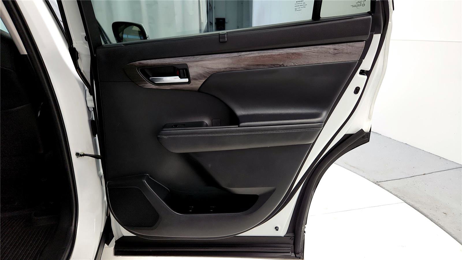 Certified 2022 Toyota Highlander Limited image 19