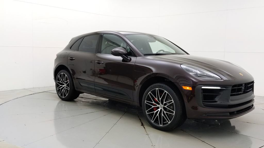 Certified 2024 Porsche Macan S AWD/4WD image 2
