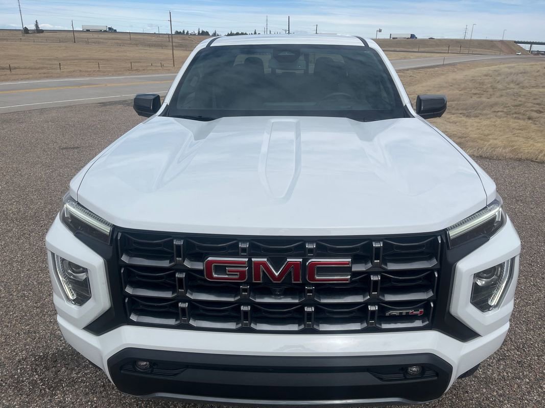Used 2024 GMC Canyon AT4 w/ Technology Package image 10