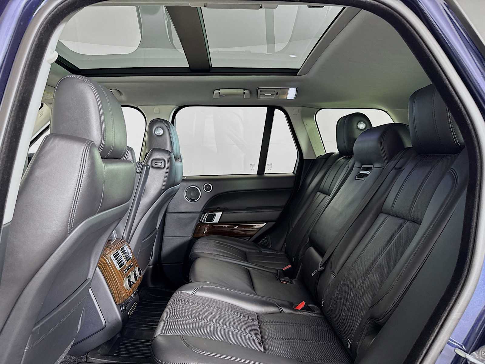 Used 2015 Land Rover Range Rover Supercharged AWD/4WD image 20
