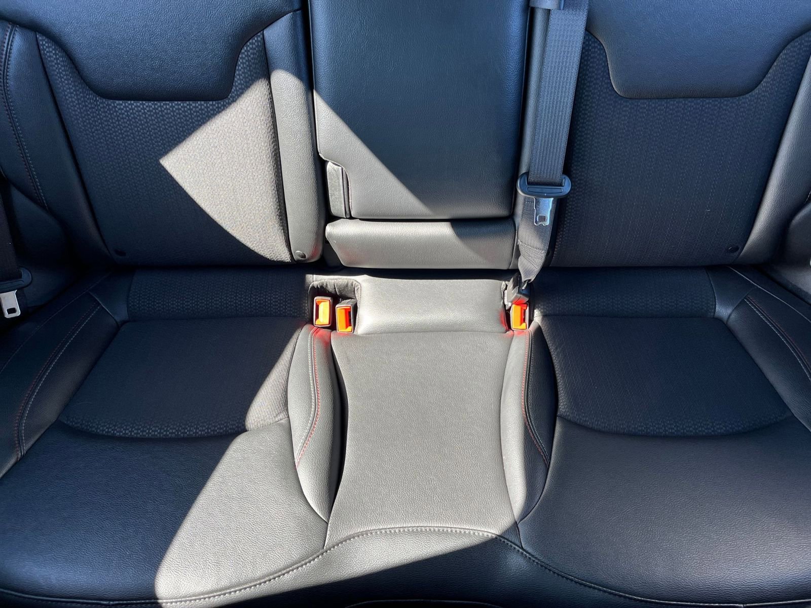 Used 2025 Jeep Compass Trailhawk image 38