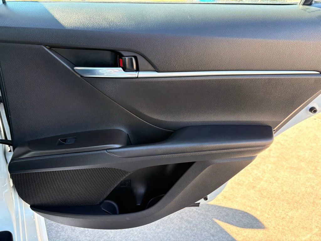 Used 2023 Toyota Camry SE image 32