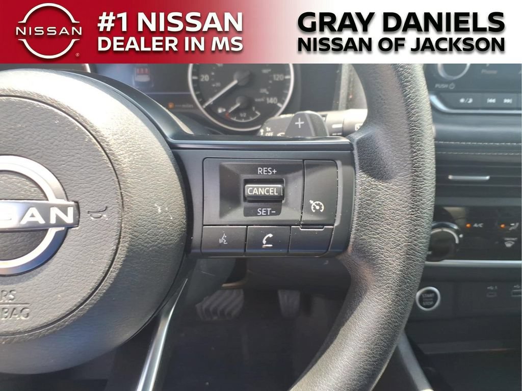 Used 2023 Nissan Rogue S AWD/4WD image 14