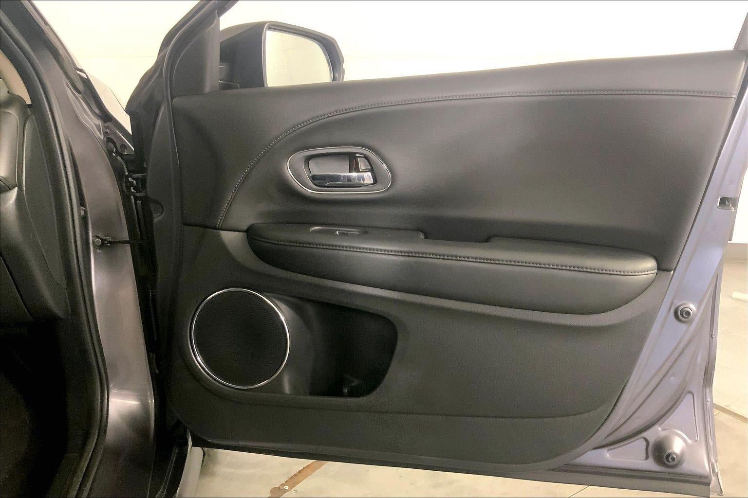 Used 2019 Honda HR-V Touring image 25