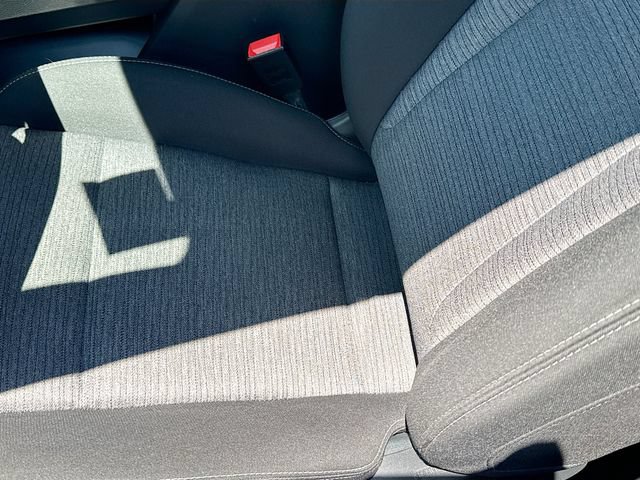 Used 2023 Nissan Rogue SV AWD/4WD image 25