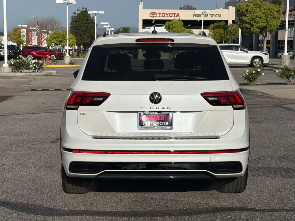 Used 2023 Volkswagen Tiguan SE R-Line image 4