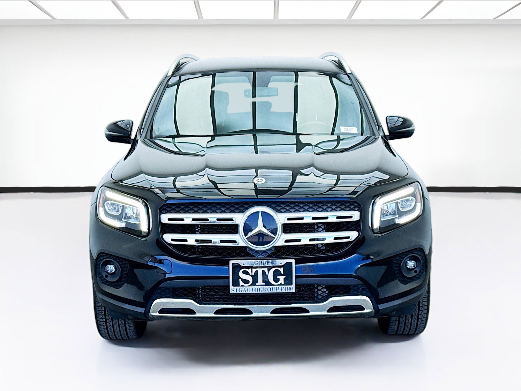 Used 2023 Mercedes-Benz GLB 250 4MATIC image 2