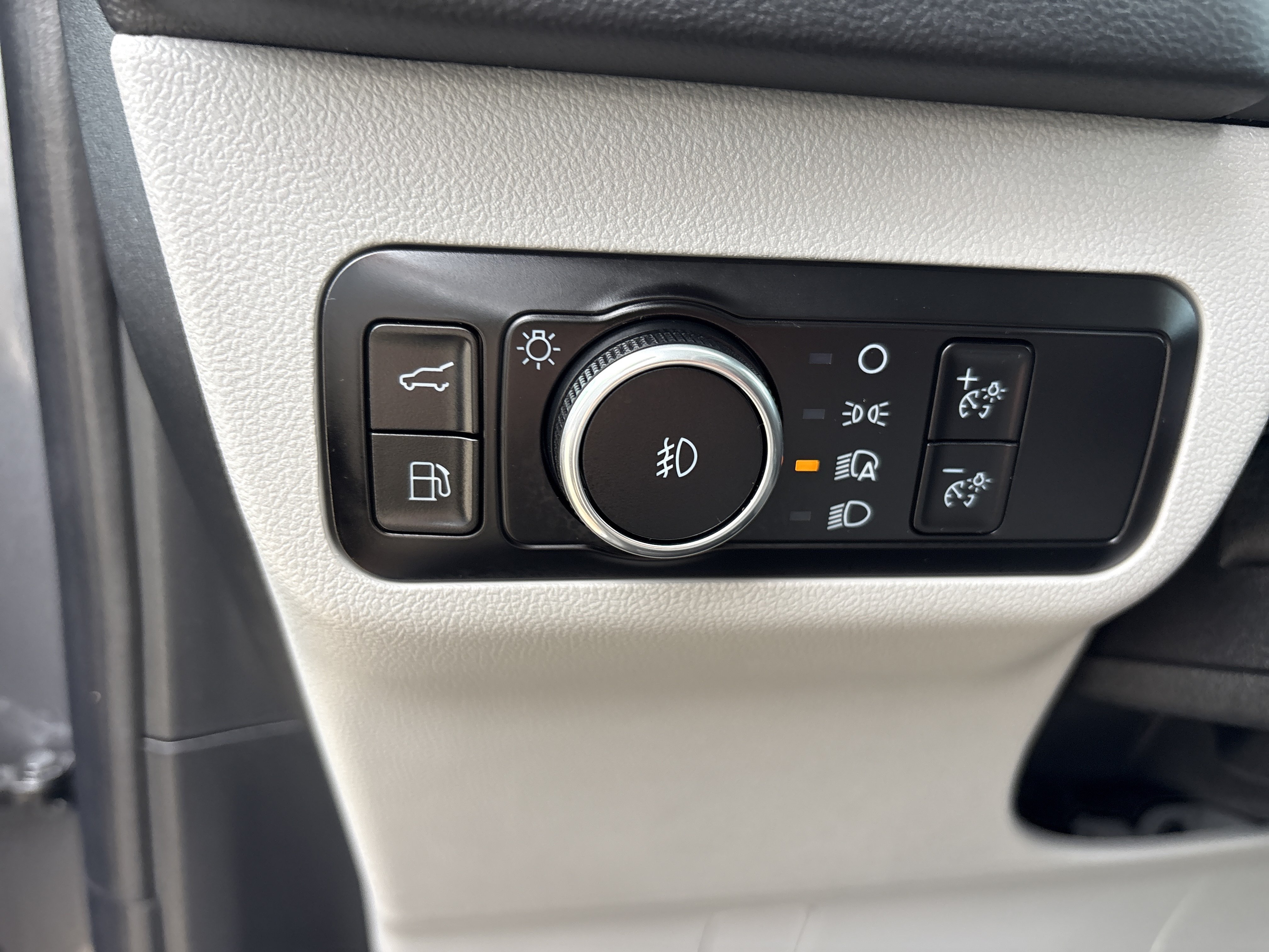 Used 2023 Ford Escape Platinum w/ Premium Technology Package AWD/4WD image 10