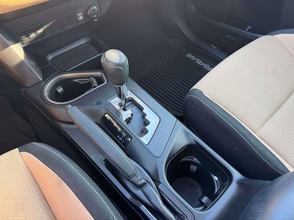 Used 2018 Toyota RAV4 XLE image 30