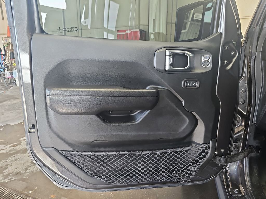 Used 2018 Jeep Wrangler Unlimited Rubicon AWD/4WD image 27