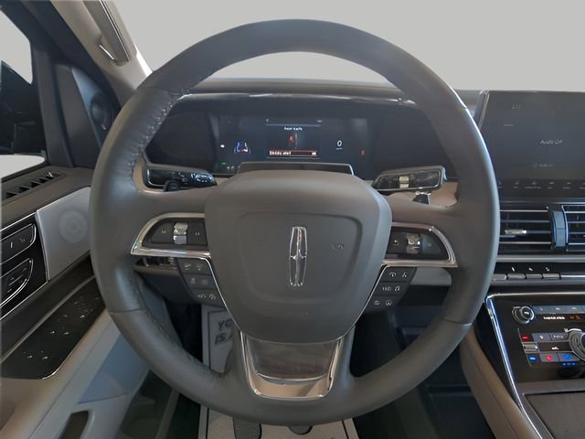 Used 2023 Lincoln Navigator Reserve image 10