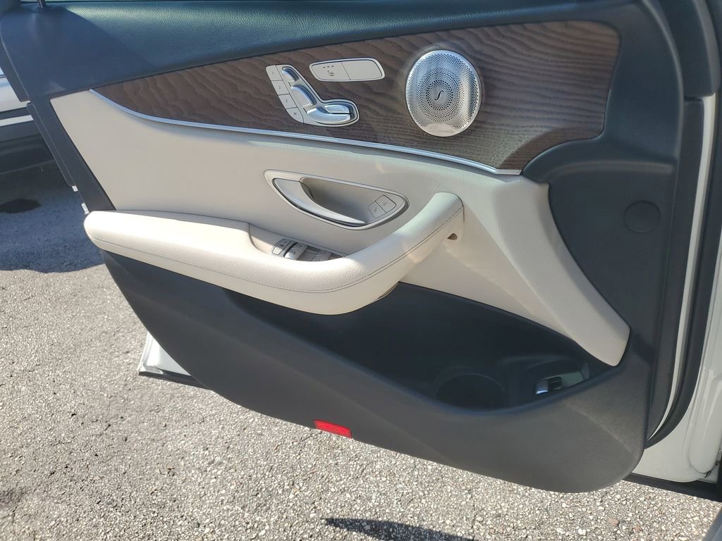 Used 2022 Mercedes-Benz E 350 Sedan w/ AMG Line Exterior image 21