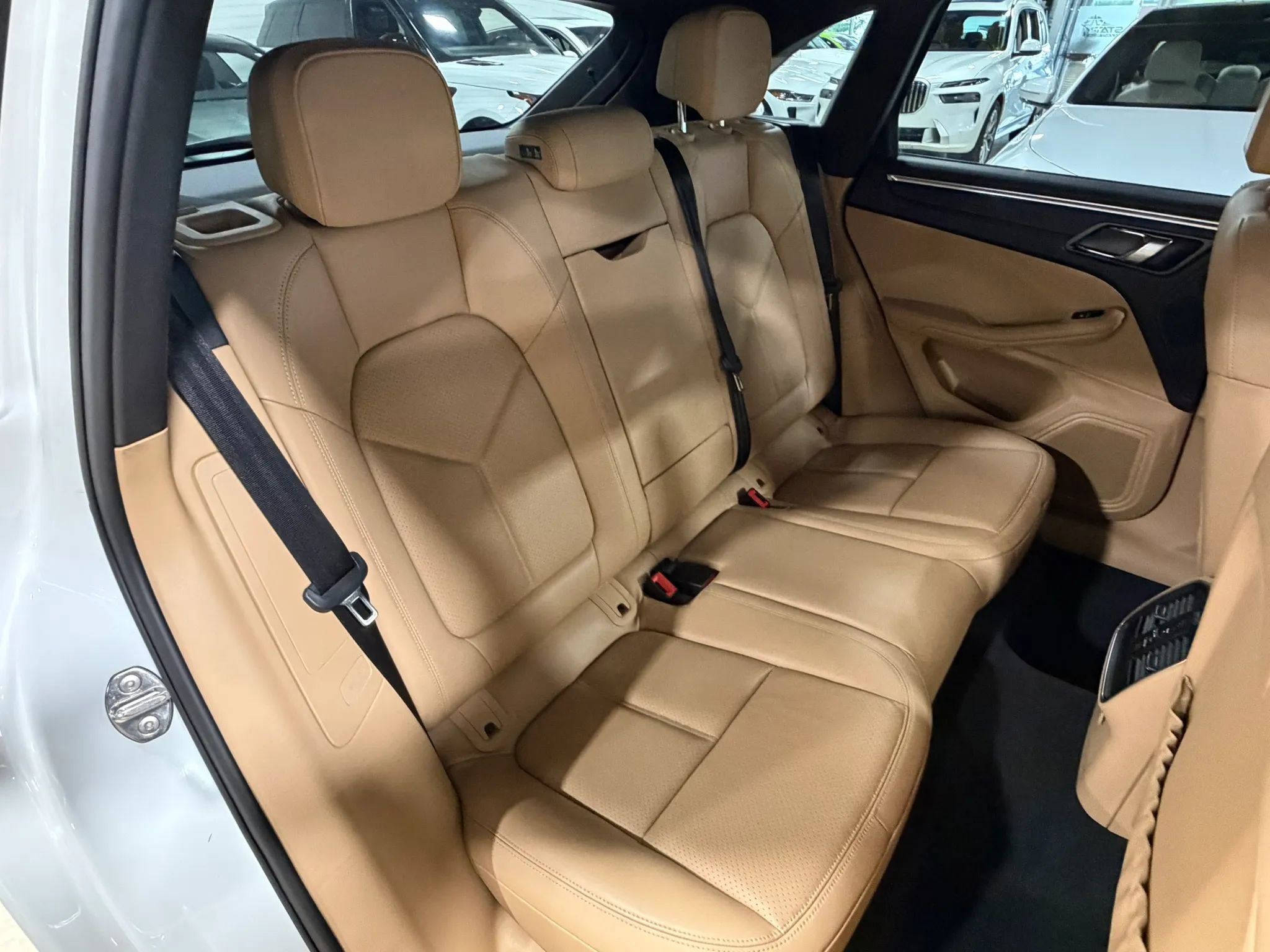 Used 2018 Porsche Macan AWD/4WD image 20