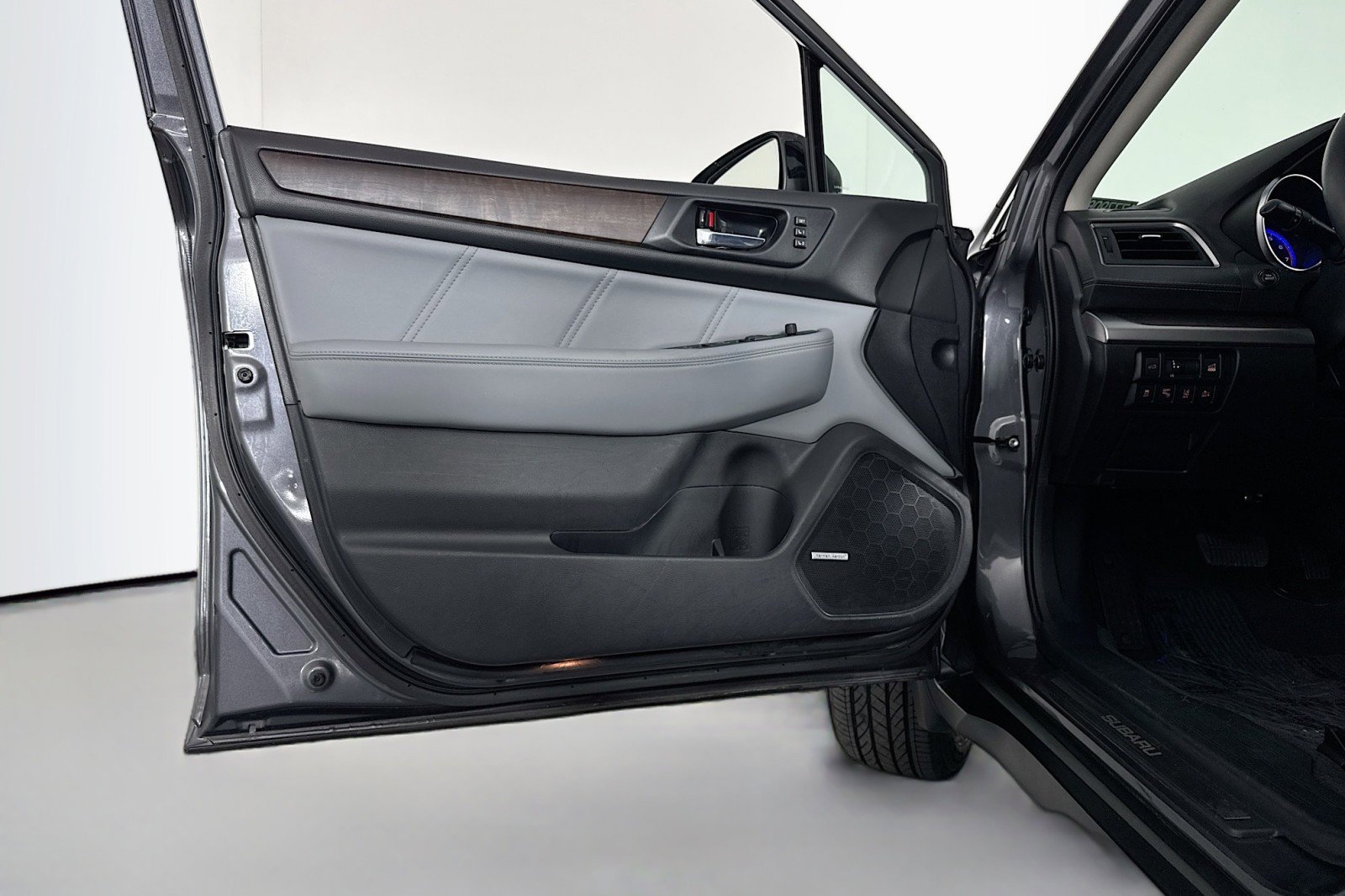 Used 2019 Subaru Outback 2.5i Limited w/ Popular Package #2 image 20