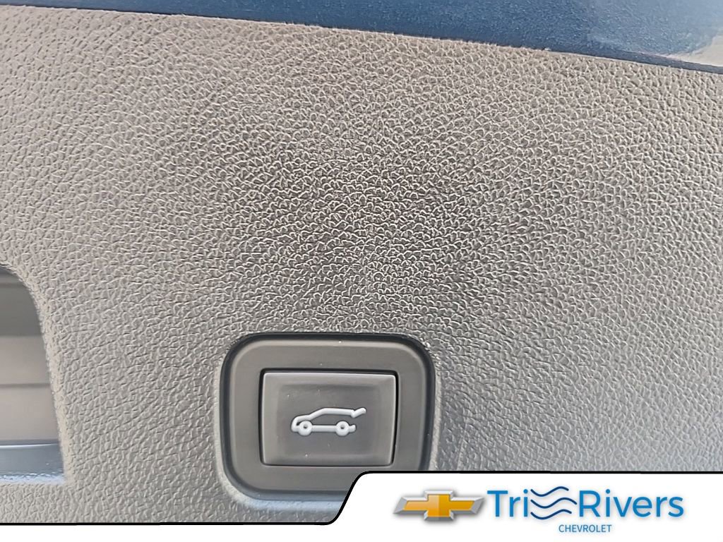 Used 2025 Buick Enclave Preferred AWD/4WD image 12