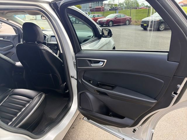 Used 2019 Ford Edge SEL w/ Equipment Group 201A AWD/4WD image 24
