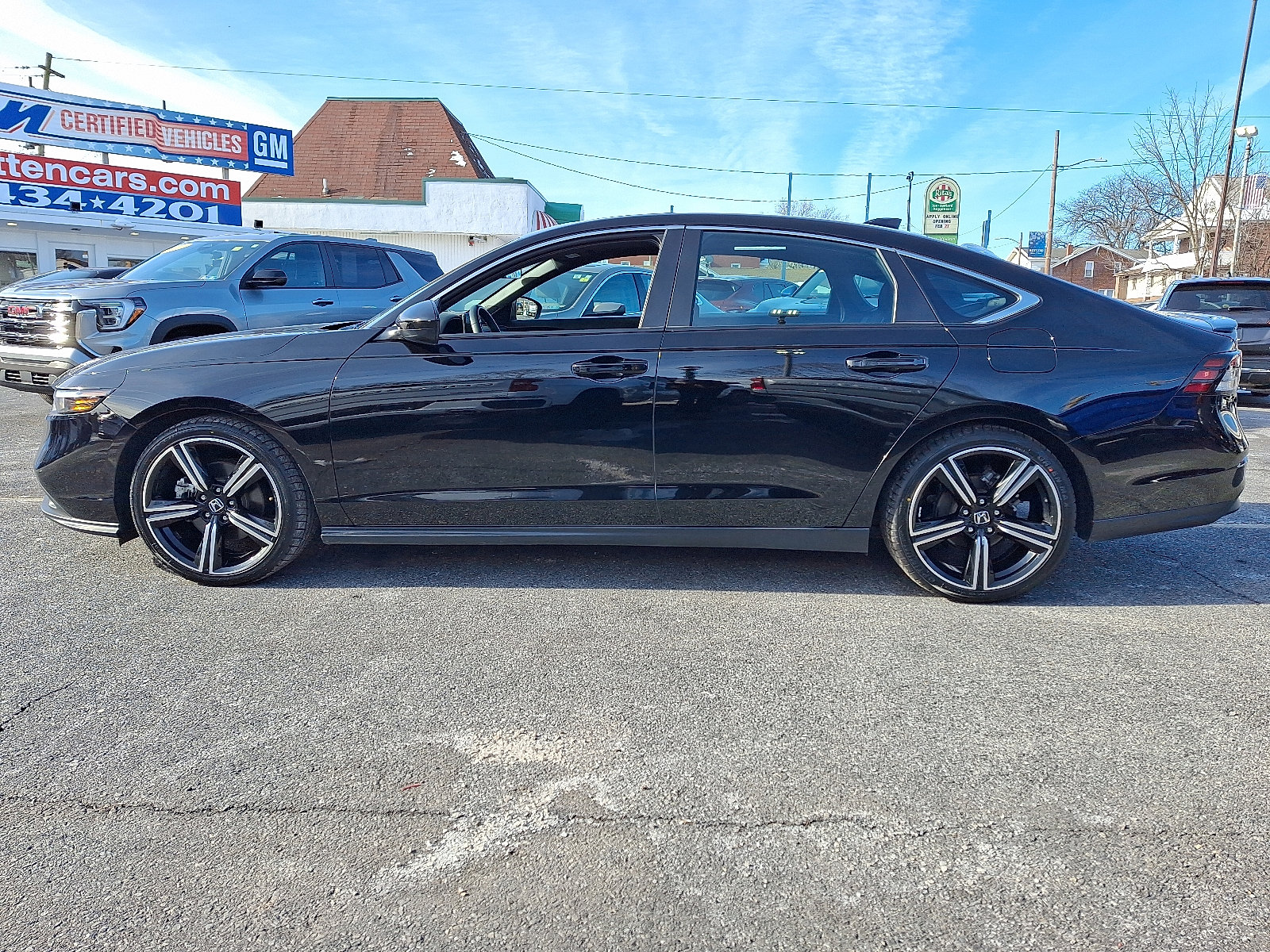 Used 2024 Honda Accord Sport image 2